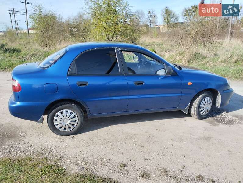 Седан Daewoo Lanos 2010 в Золочеве
