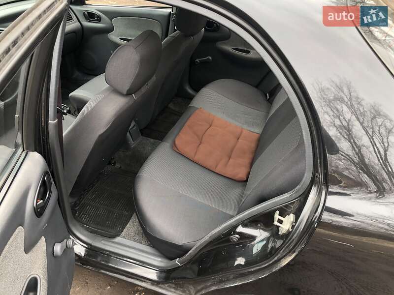 Седан Daewoo Lanos 2008 в Путивлі