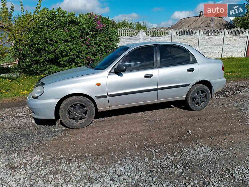 Седан Daewoo Lanos 1998 в Дніпрі