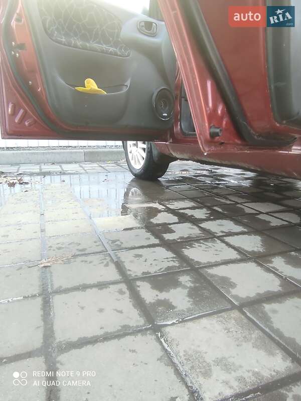 Седан Daewoo Lanos 2004 в Черкассах