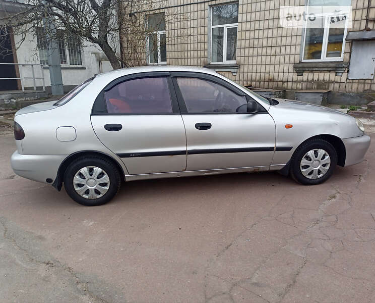 Седан Daewoo Lanos 2004 в Киеве