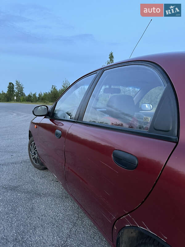 Седан Daewoo Lanos 2004 в Полонному