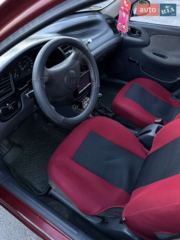 Седан Daewoo Lanos 2004 в Полонном