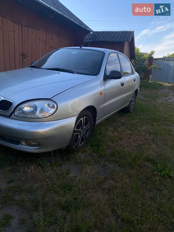 Седан Daewoo Lanos 2008 в Мостиській