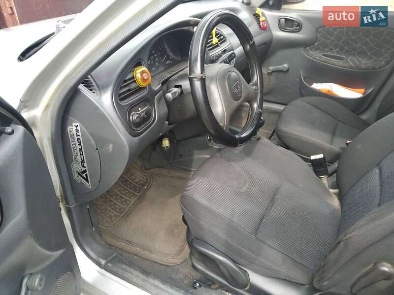 Седан Daewoo Lanos 2002 в Миргороде