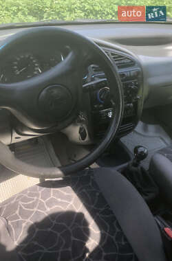 Седан Daewoo Lanos 2002 в Львове