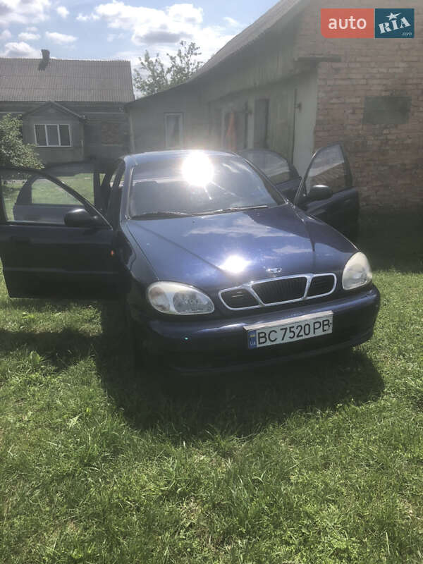 Седан Daewoo Lanos 2002 в Львове