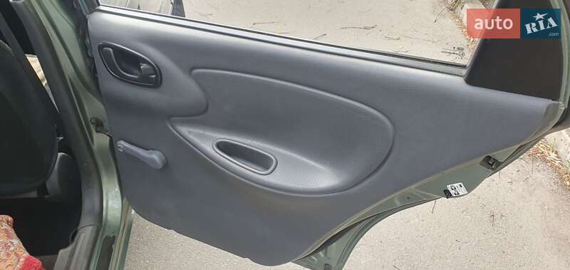 Седан Daewoo Lanos 2010 в Кривом Роге