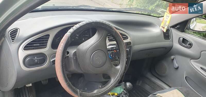 Седан Daewoo Lanos 2010 в Кривом Роге