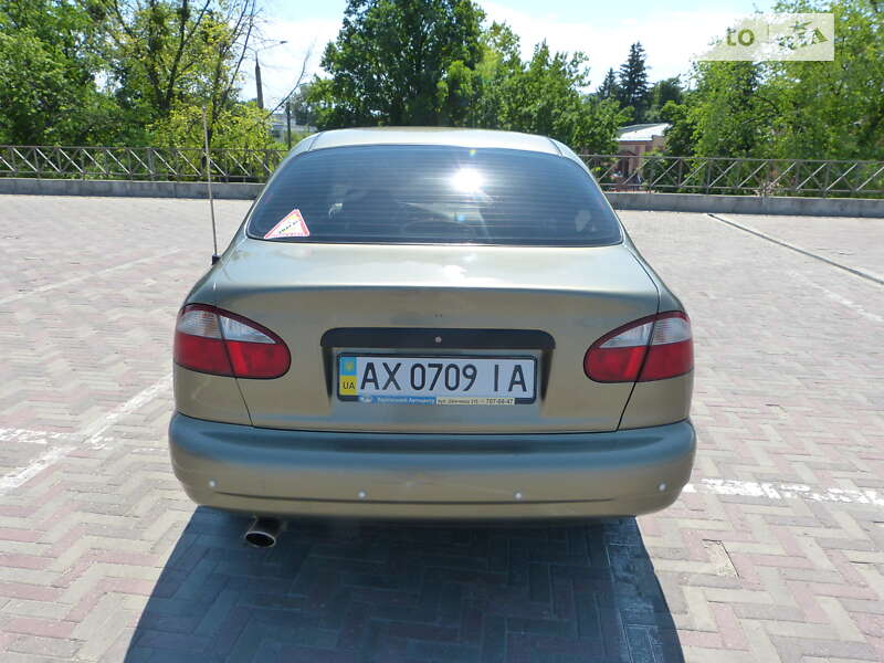 Седан Daewoo Lanos 2002 в Краснограде