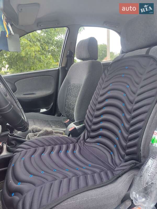 Седан Daewoo Lanos 2004 в Луцке