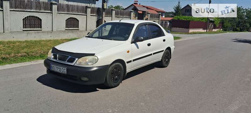 Седан Daewoo Lanos 2004 в Шумске