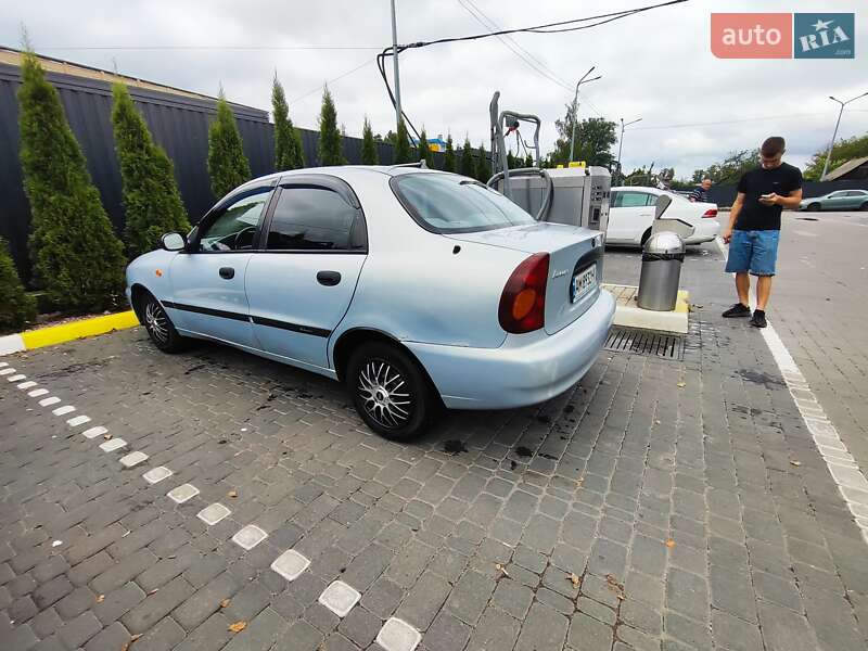 Седан Daewoo Lanos 2004 в Коростене