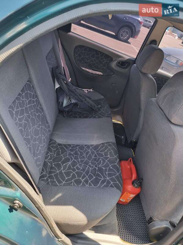 Седан Daewoo Lanos 2002 в Києві
