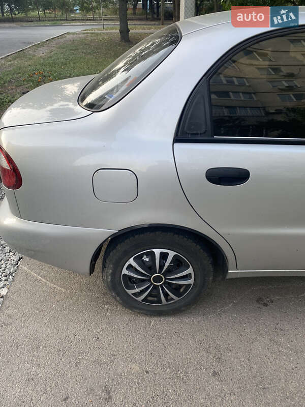 Седан Daewoo Lanos 2004 в Харкові