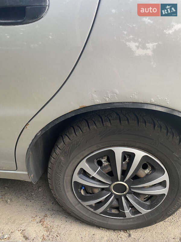 Седан Daewoo Lanos 2004 в Харкові