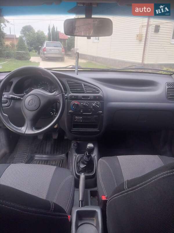 Седан Daewoo Lanos 2011 в Перегинском