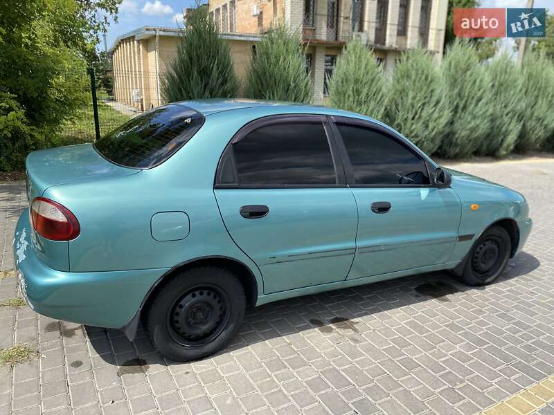 Седан Daewoo Lanos 1998 в Мироновке