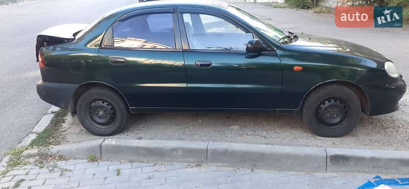 Седан Daewoo Lanos 2001 в Днепре