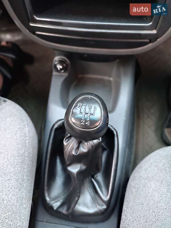 Седан Daewoo Lanos 2005 в Черновцах