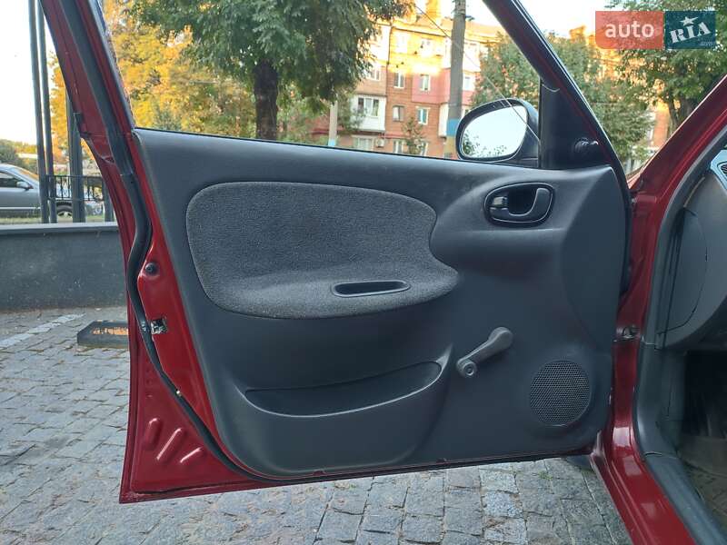 Седан Daewoo Lanos 2005 в Чернівцях