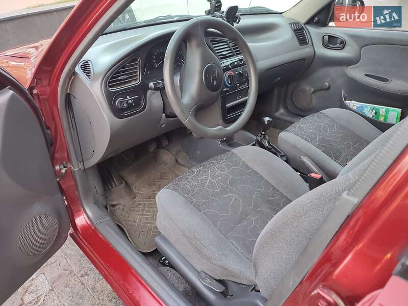 Седан Daewoo Lanos 2005 в Чернівцях