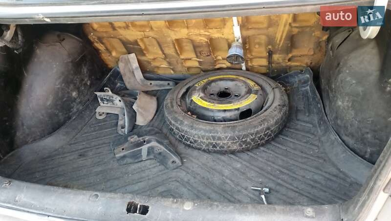 Седан Daewoo Lanos 1998 в Львове