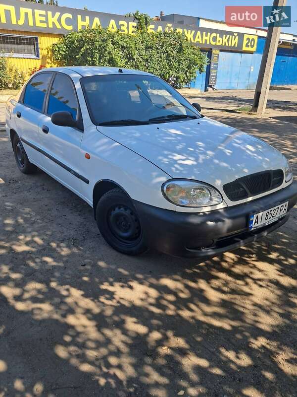 Седан Daewoo Lanos 2004 в Киеве