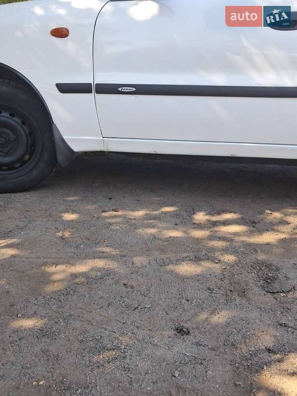 Седан Daewoo Lanos 2004 в Киеве