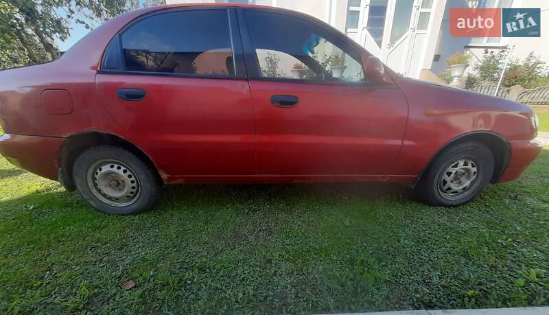 Седан Daewoo Lanos 1998 в Черновцах