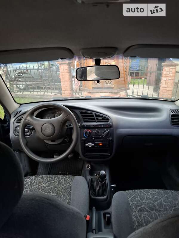 Седан Daewoo Lanos 2005 в Ровно