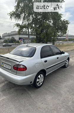 Седан Daewoo Lanos 2001 в Дніпрі