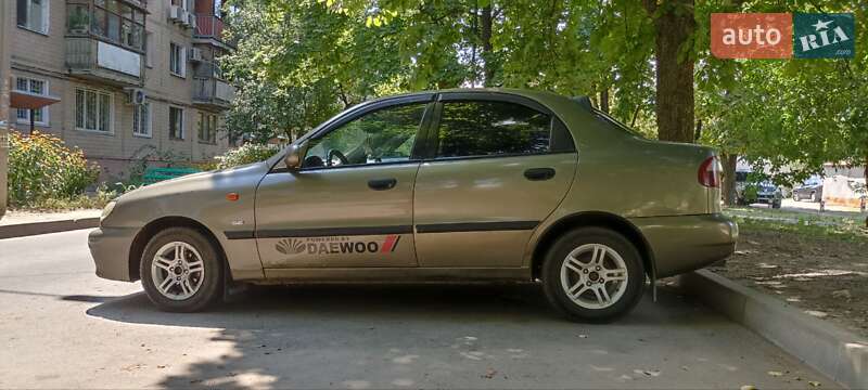 Седан Daewoo Lanos 2004 в Харькове