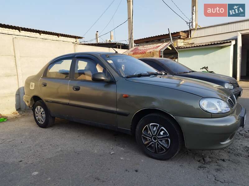 Седан Daewoo Lanos 2004 в Дергачах