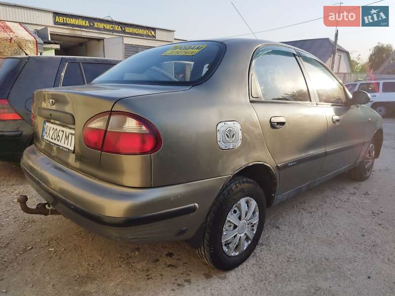 Седан Daewoo Lanos 2004 в Дергачах