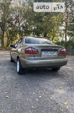 Седан Daewoo Lanos 2004 в Корсунь-Шевченківському