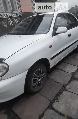 Седан Daewoo Lanos 2002 в Кельменцах