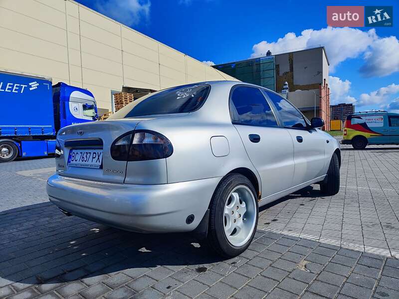 Седан Daewoo Lanos 2003 в Львове