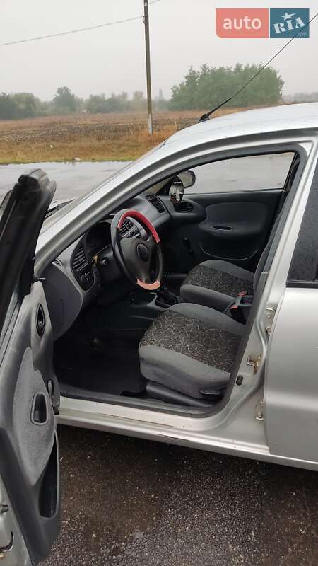 Седан Daewoo Lanos 2005 в Царичанке