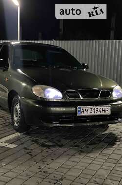 Седан Daewoo Lanos 2002 в Ровно