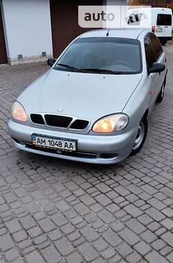 Седан Daewoo Lanos 2004 в Малині