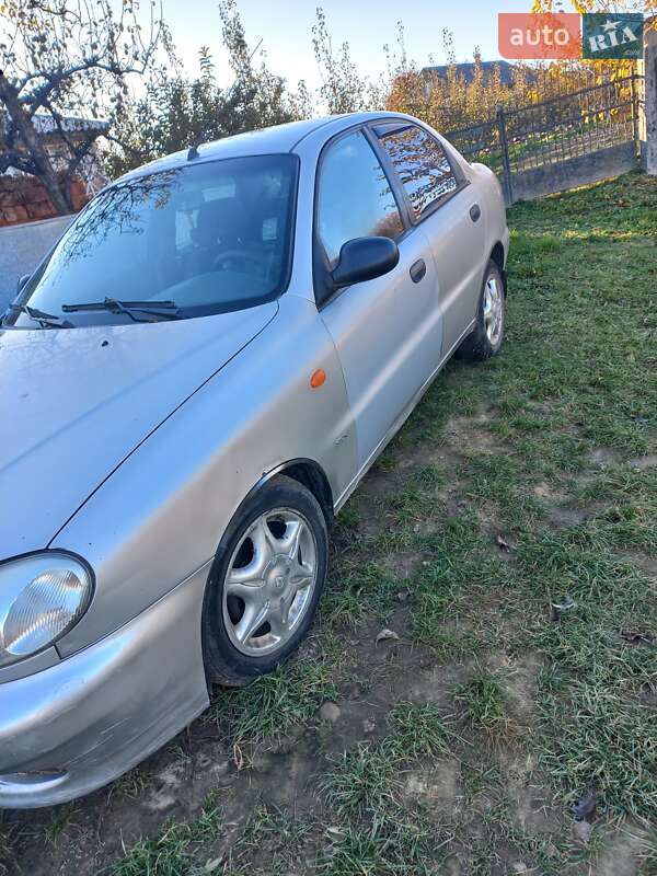 Седан Daewoo Lanos 2003 в Черновцах