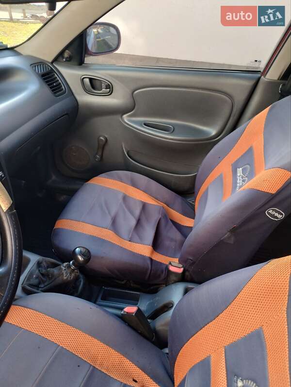 Седан Daewoo Lanos 1998 в Черновцах