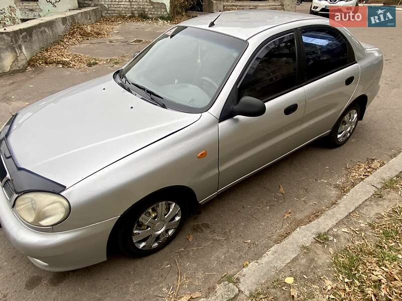 Седан Daewoo Lanos 2004 в Кропивницком