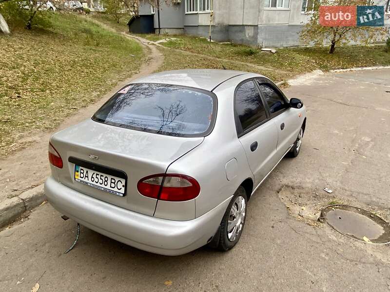 Седан Daewoo Lanos 2004 в Кропивницком