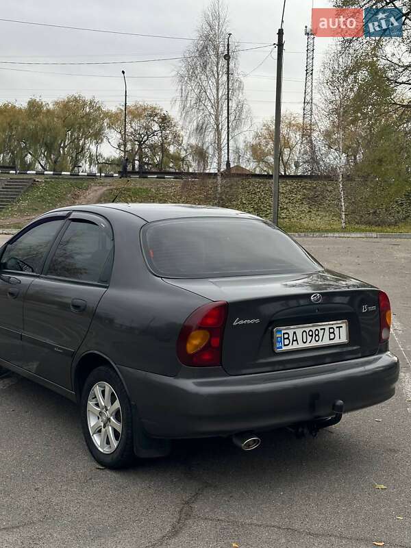 Седан Daewoo Lanos 2011 в Олександрії