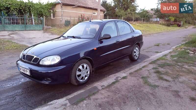 Седан Daewoo Lanos 2003 в Окнах
