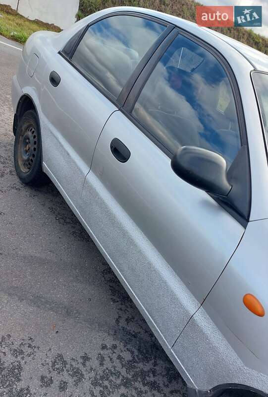 Седан Daewoo Lanos 2005 в Киеве