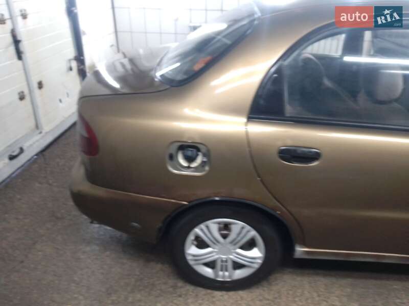 Седан Daewoo Lanos 2004 в Днепре