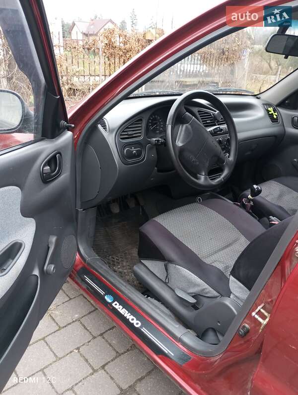 Седан Daewoo Lanos 2000 в Львове